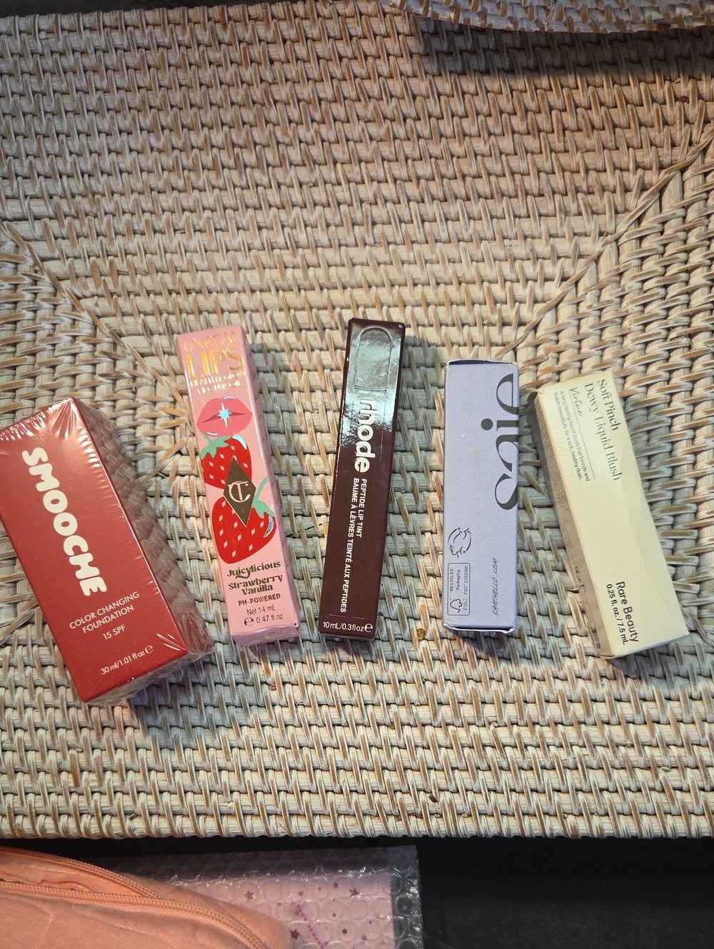 25 Dollar Bundles Charlotte Tilbury ,smo8che,rare Beauty,Saie